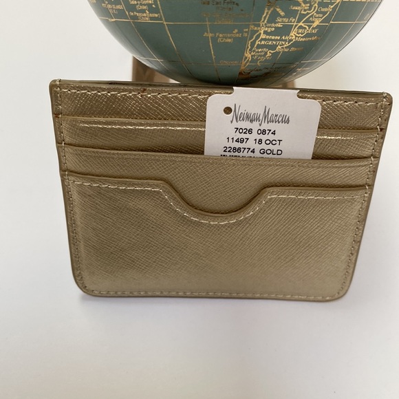 Neiman Marcus Gold Leather Card Holder NWT - Picture 3 of 3